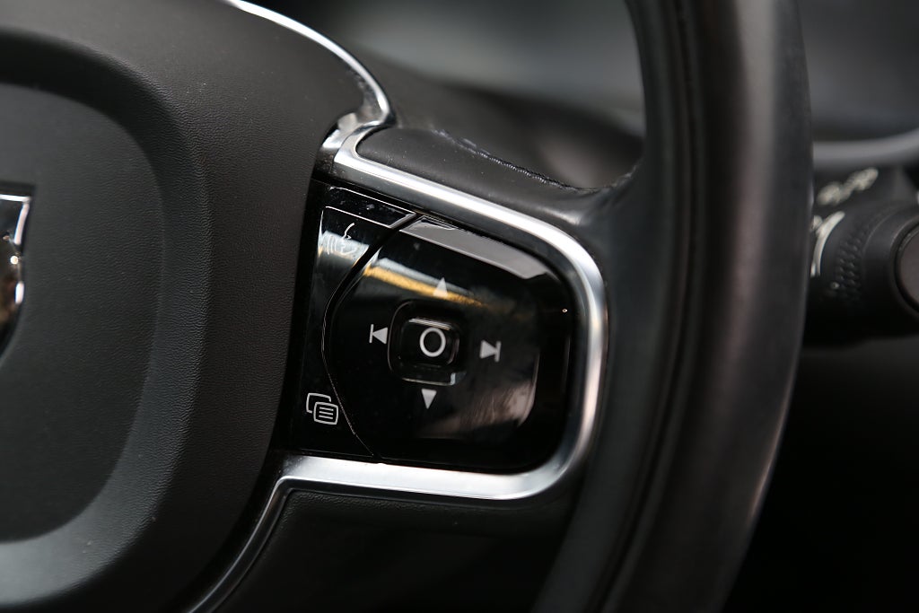 Volvo V60 Cross Country D4 190hk Edition AWD Aut BLIS Kamera VOC Dragk 2020