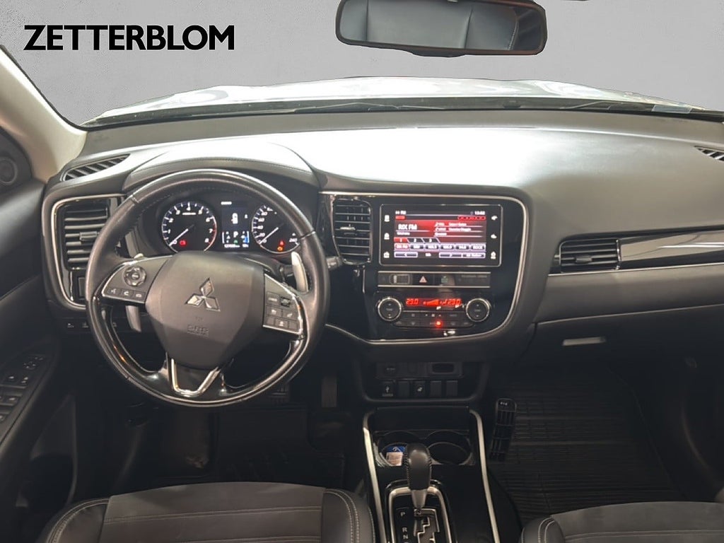 Kombi Mitsubishi Outlander 10 av 15