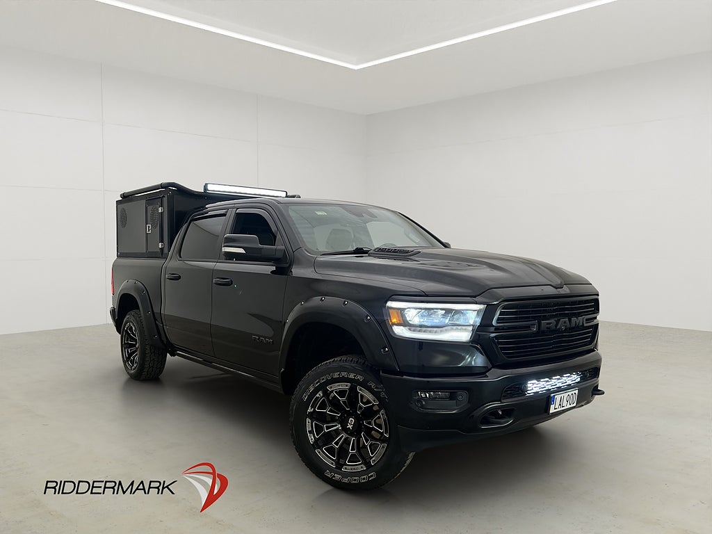 Dodge RAM 1500 Laramie Night 4x4 HUNDKÅPA Carven Pano Moms