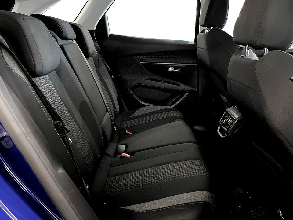 Bild på Peugeot 3008 Active 1.2 PT 130hk Aut DRAG P-SENSORER BAK