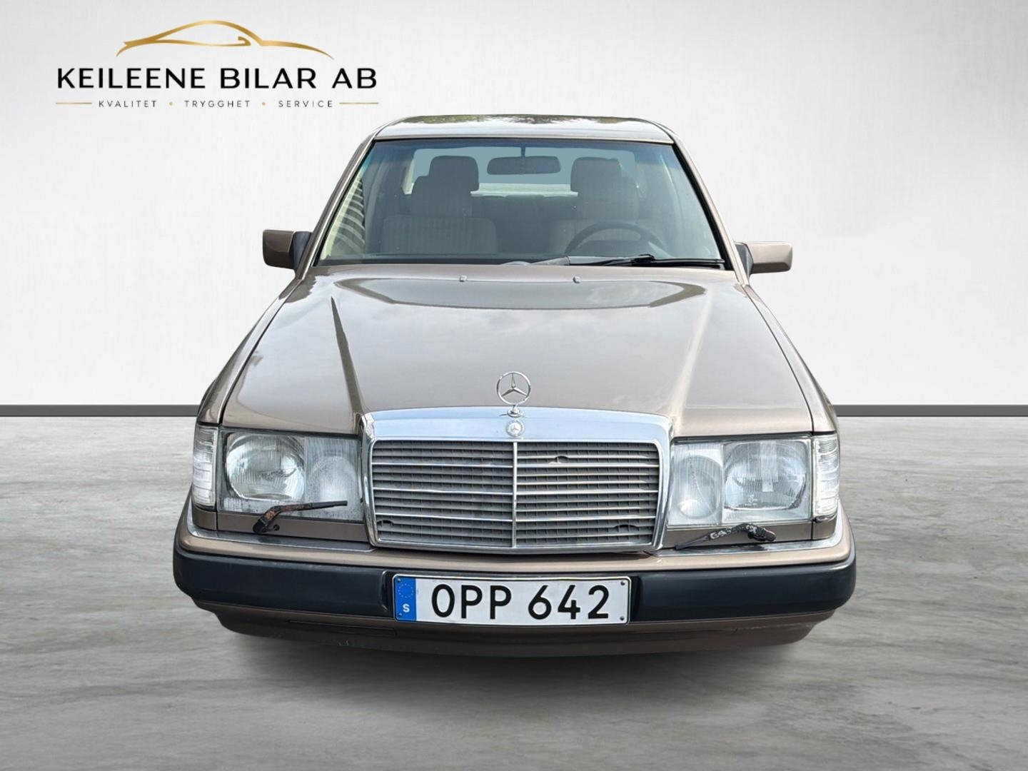 Mercedes-Benz 300 E 4G-Tronic 1990, photo 4/44