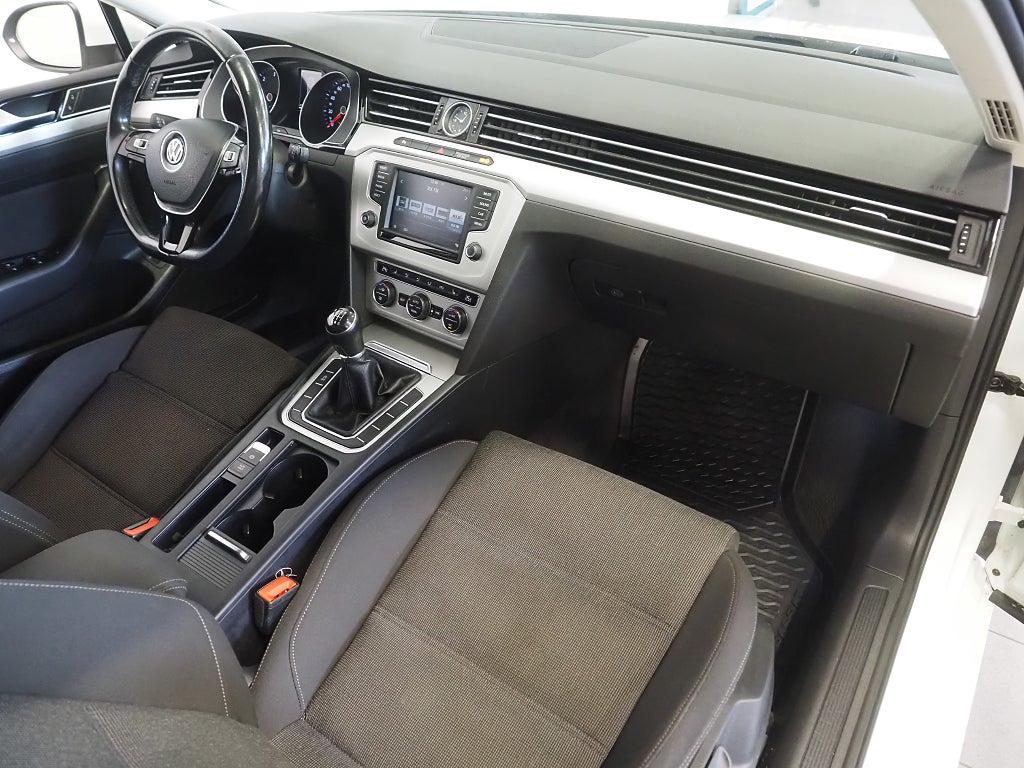 Volkswagen Passat Sportscombi 2.0 TDI  BlueMotion Base | Drag | B-Kam | 2017