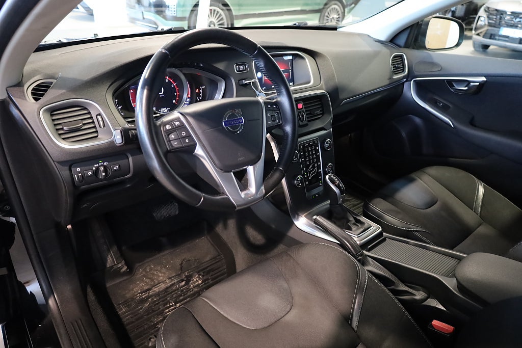 Volvo V40 T3 AUT Momentum Värmare PDC Blåtand 2016