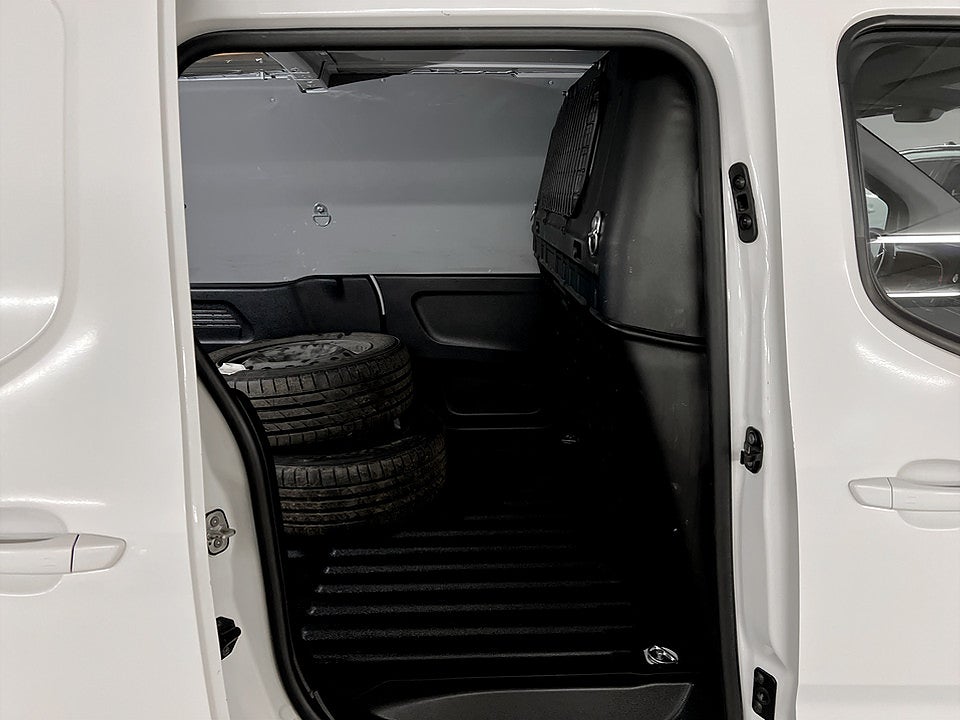 Bild på Opel Combo Business 1.5 BHDi 130hk Aut L2 DRAG B-KAMERA WEBASTO