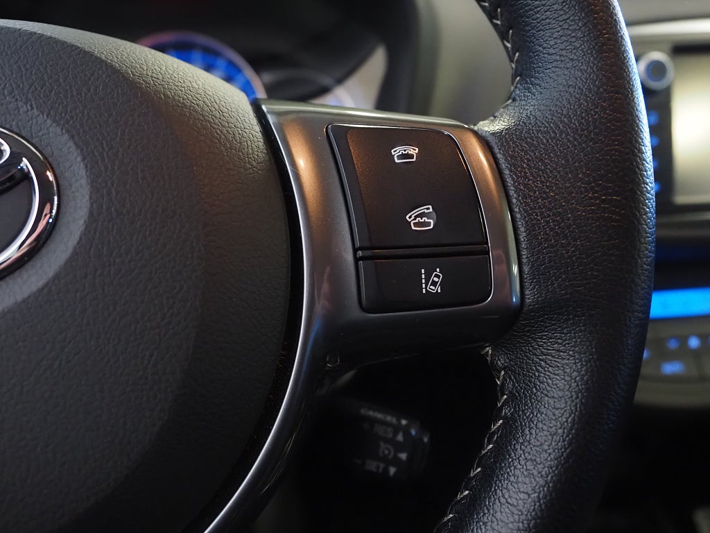 Toyota Yaris Hybrid e-CVT 101hk | Edition Feel | Navi | Värmare | 2015