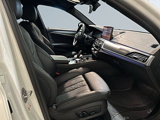 BMW 530e xDrive Touring M Sport Drag Skinn Pvärm H/K Kamera SoV – bild 10