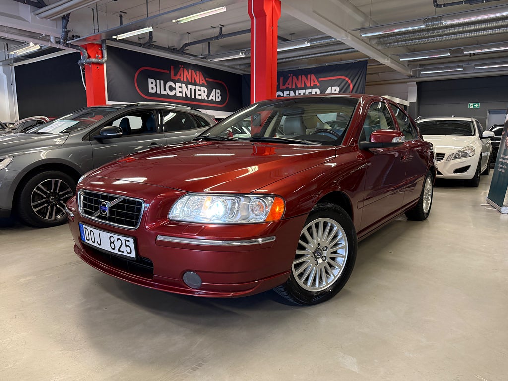 Volvo S60 2.4 Automat 2 ägare Summum PDC Skinn LÅGA MIL SoV 