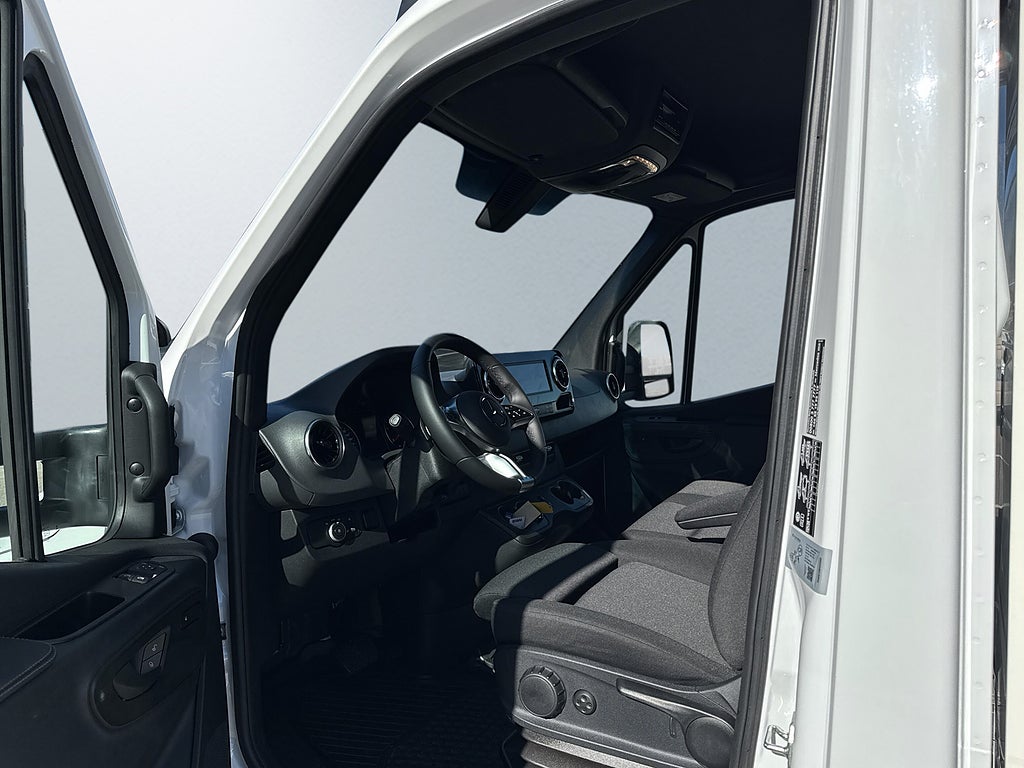 Mercedes-Benz Sprinter 317 CDI Kylbil med bakgavelhiss