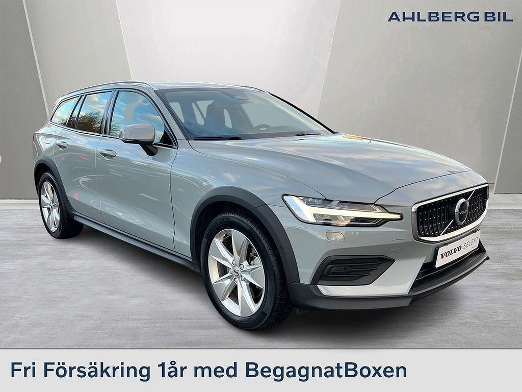 Volvo V60 Cross Country B4 AWD Diesel Core, Klimatpaket, Dragkrok Halvautomatisk, Parker