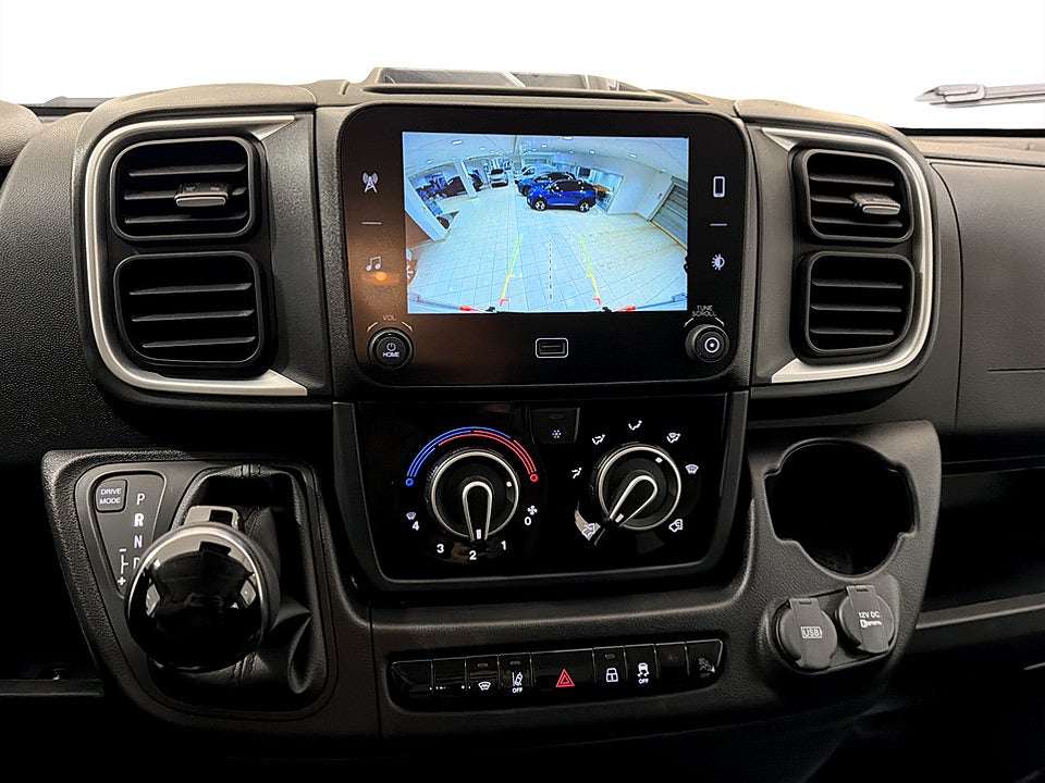 Bild på Peugeot Boxer Snoeks Crew Cab 180hk Aut L3H2 - OMGÅENDE LEVERANS!