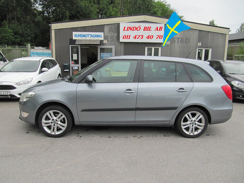 Skoda Fabia Kombi 1.2 TSI Elegance Euro 5 ACC/PDC/SoVHjul/1 Brukare