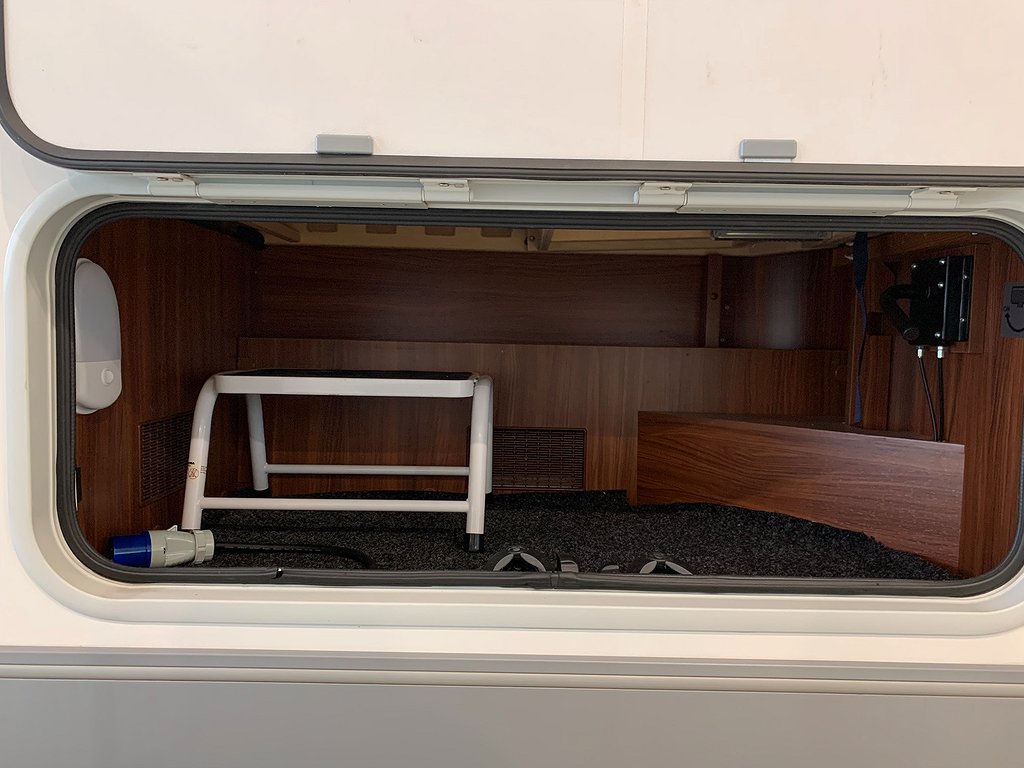 Adria Matrix Supreme 687 SLT /Automat/AC bodel/Solcell/ALDE - Adria