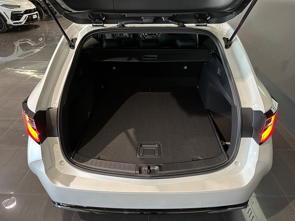 Suzuki Swace 1.8 Hybrid e-CVT Select 140 hk 3 års fri service - bild 9