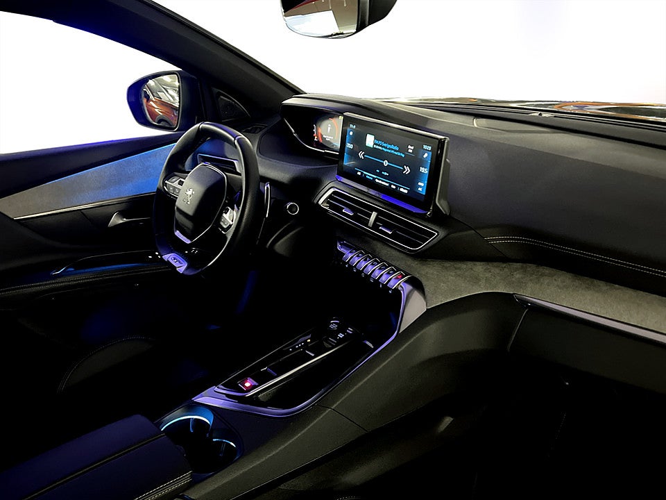Bild på Peugeot 5008 GT 1.2 PT 130hk Aut 7-SITS B-KAMERA CARPLAY