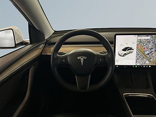 Tesla Model Y Long Range AWD S&V/Dragkrok/Premium ljud/Autopilot/MOMS