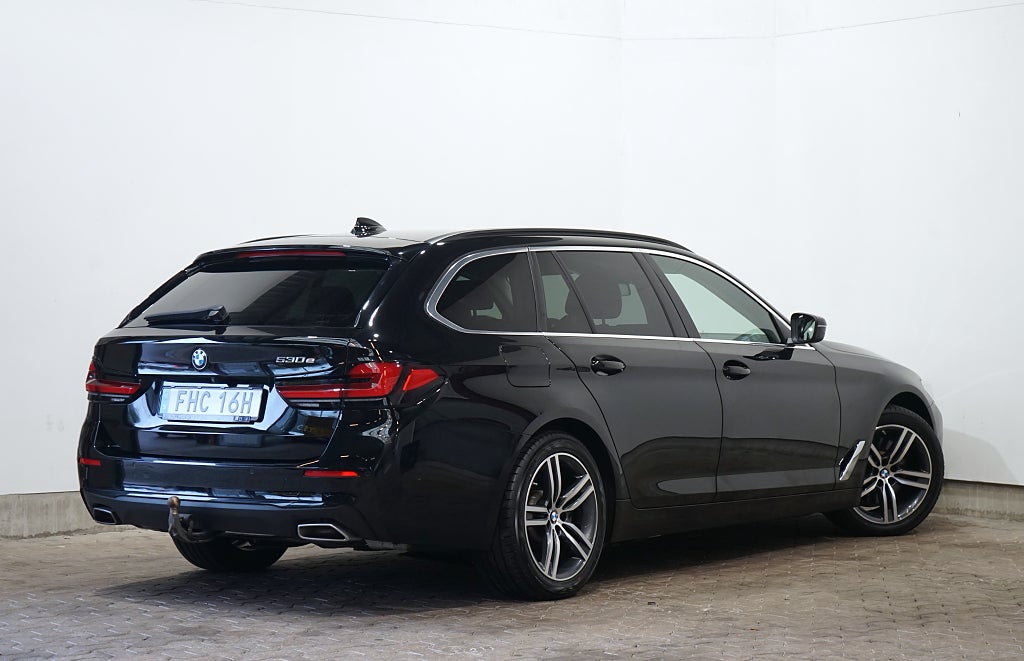BMW 530e Touring B-kamera Läder Carplay 292hk 4.99% Ränta