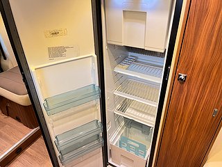 Husbil-halvintegrerad Adria CORAL PLUS 670 SLT 20 av 22
