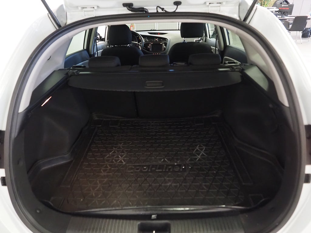 Kia Ceed _sw 1.6 CRDi 128hk Pano Kamera Navi Drag El-Stol M-Värm 2015