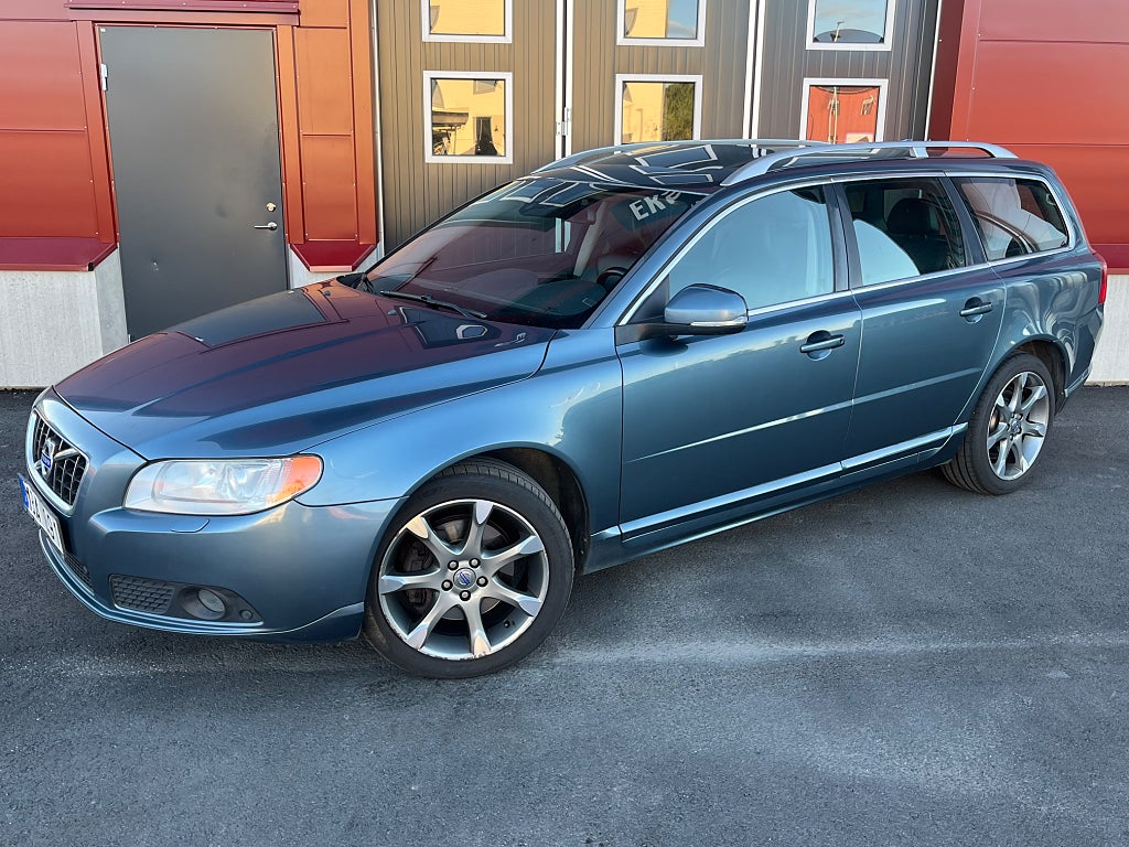 Volvo V70 D5 Geartronic Summum 215hk Taklucka Skinn Navi Drag