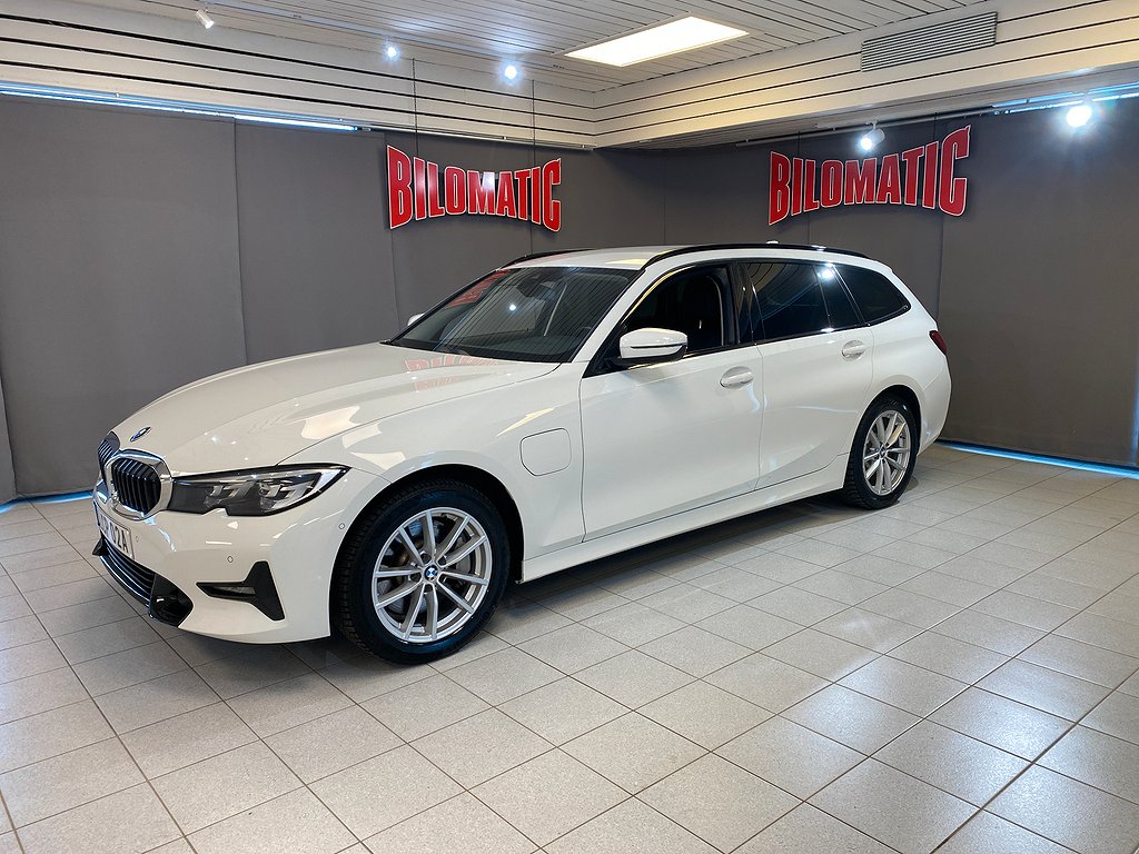 BMW 330e AUT PLUG-IN HYBRID iPerformance Touring NAV 292hk