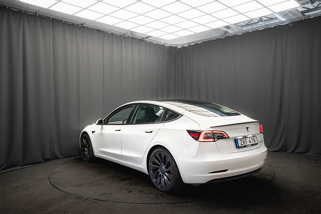 Tesla Model 3 Performance AWD PANO 20'' LÄDER KAMERA MOMS 513hk