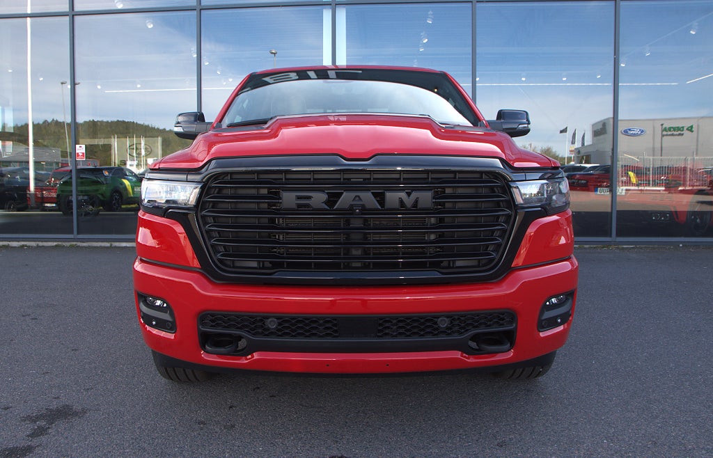 Dodge RAM 1500 Laramie Night Premium 420hk - KAMPANJ 0% RÄNTA!