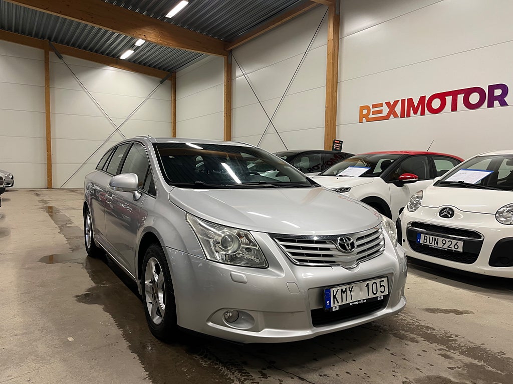 Toyota Avensis Kombi 1.8 Valvematic Business Ny Besiktad 