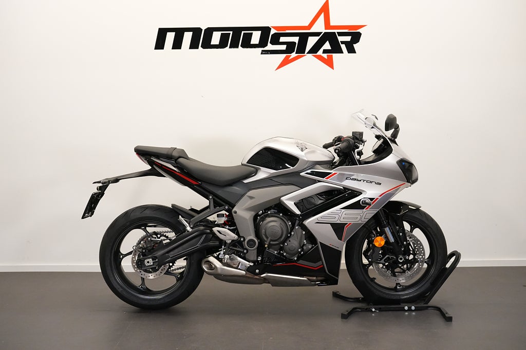 Triumph Daytona 660 Fr 1500:- /Mån