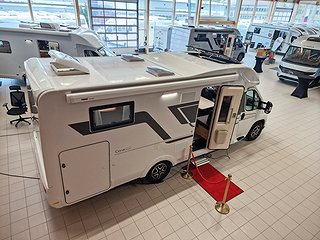 Husbil-halvintegrerad Adria Coral Plus 670 DL 5 av 31