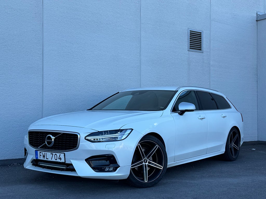 Volvo V90 D4  R-Design Automat Backkamera /Drag/ Värmare Euro 6