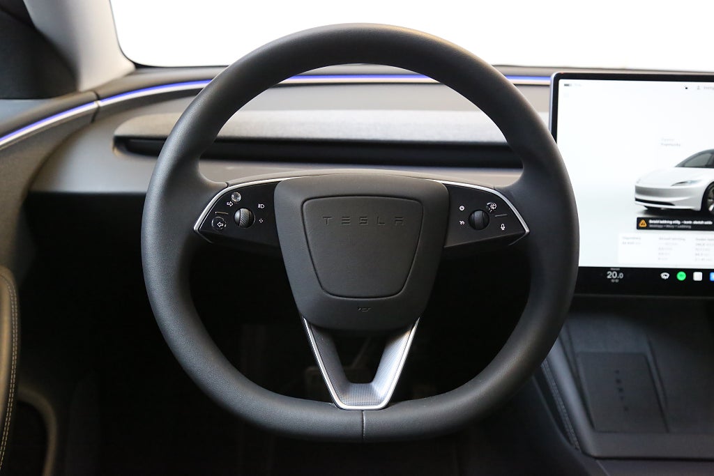 Tesla Model 3 Standard Range Highland Autopilot Panorama Facelift 2024