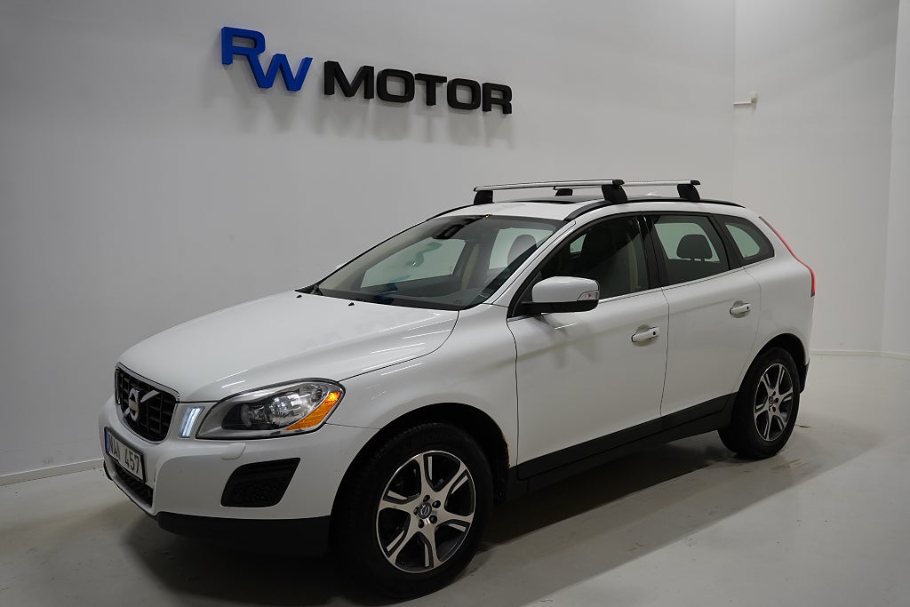 Volvo XC60 D4 AWD 163hk Momentum Pano Drag VOC D-värmare Skinn