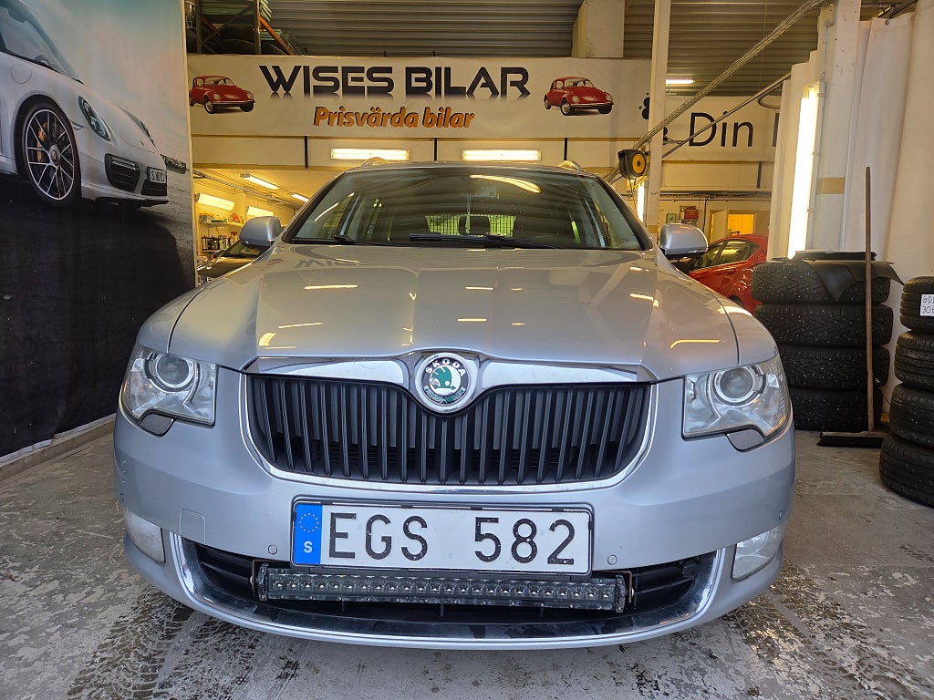 Skoda Superb 2.0TDI 4x4 Automat Elegance Euro 5 Nybes.