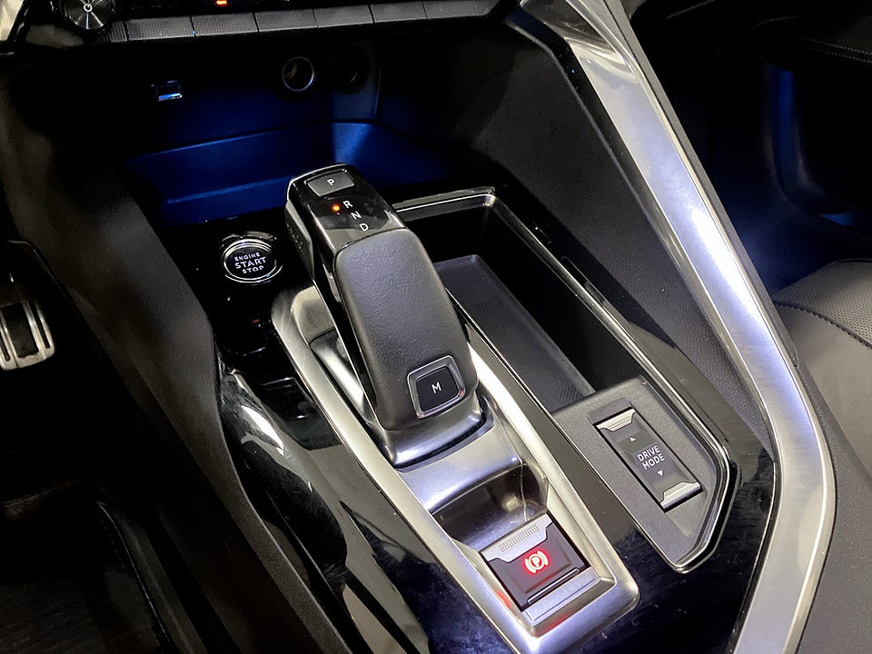 Bild på Peugeot 3008 GT Ultimate Business 1.6 180hk Aut B-KAMERA CARPLAY