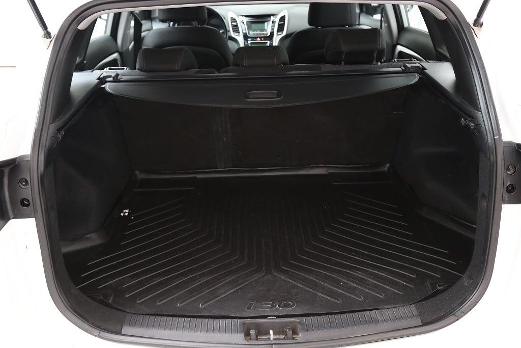 Hyundai i30 1,6 GDI 135hk Comfort Kombi 1ägare Dragkrok 2017