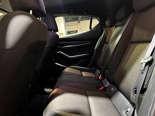 Halvkombi Mazda 3 14 av 25