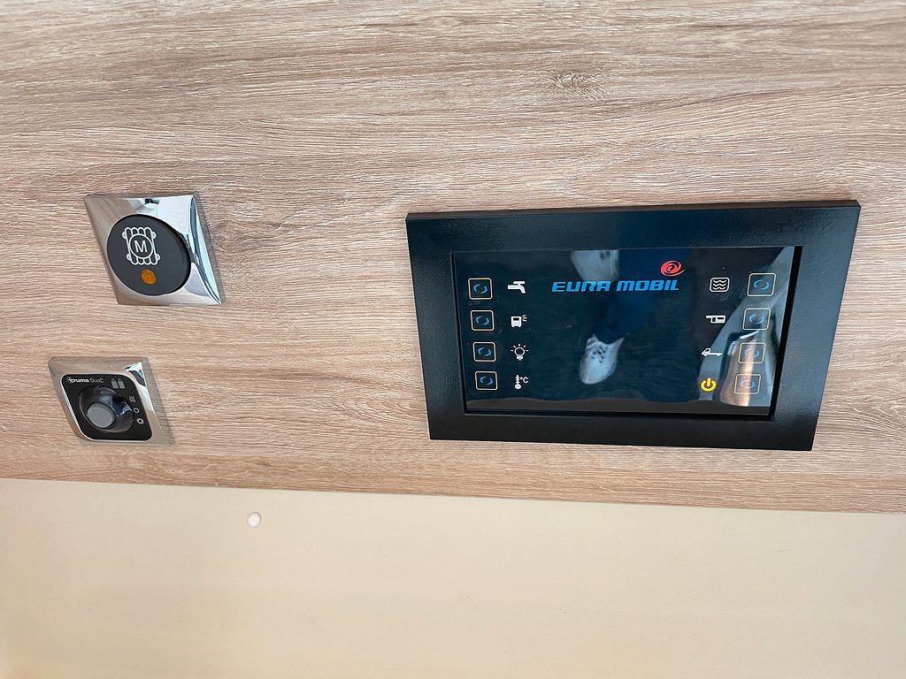 Eura Mobil Profilia RS 730 EB /ALDE/Solcell/L-bädd/Badrum bak - Eura Mobil