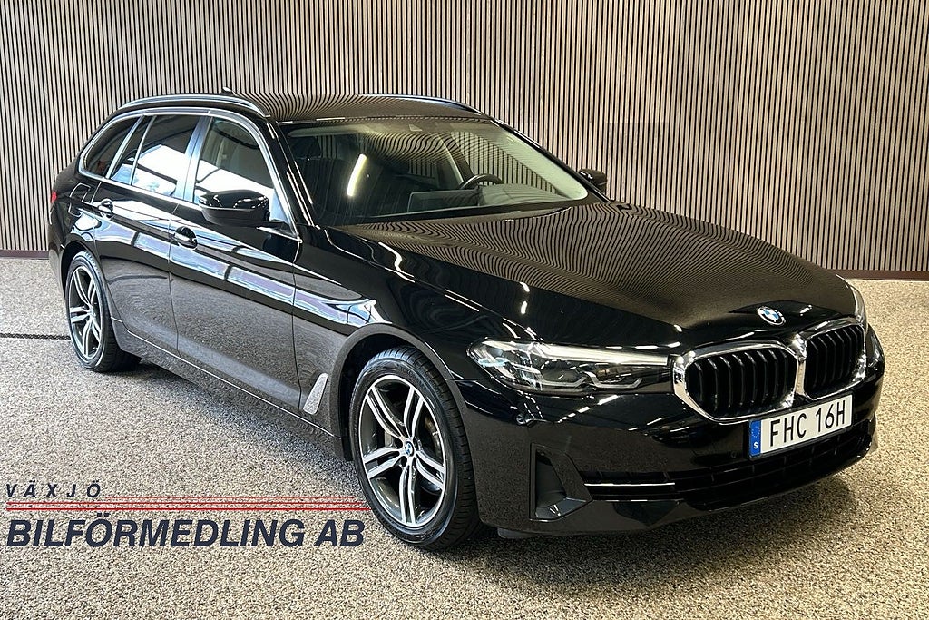 BMW 530e BMW 530eTouring B-Kamera Drag Läder.
