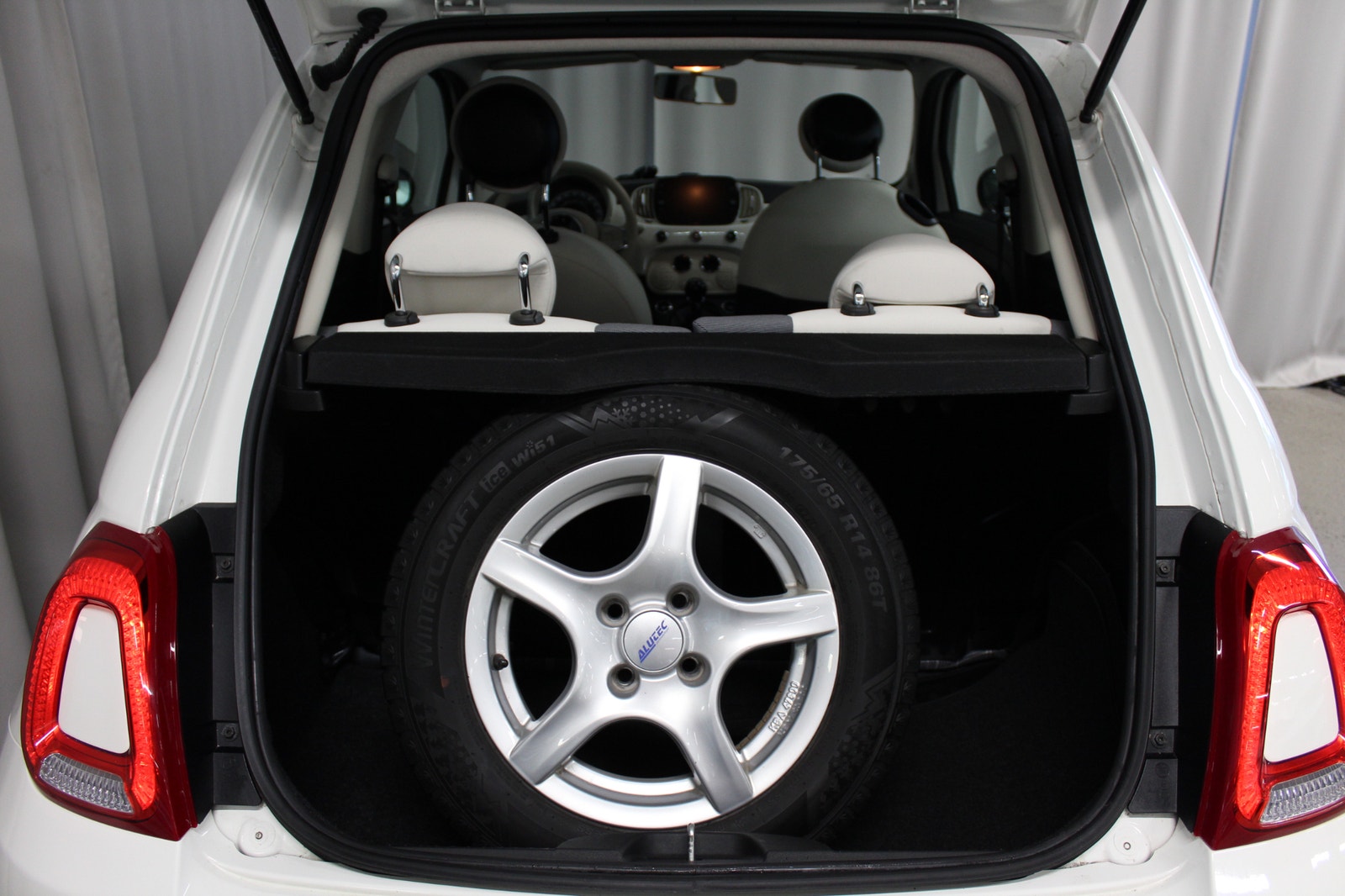 Fiat 500 1.2 69hk Lounge, Panorama, S&V-hjul, Lågmil 2019 - miniatyr 16