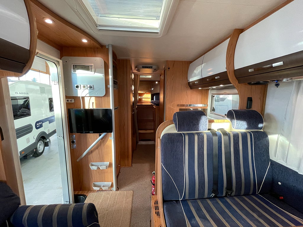 Bürstner Elegance 710 / Kedja / ALDE / AC bodel / Solcell  - Bürstner