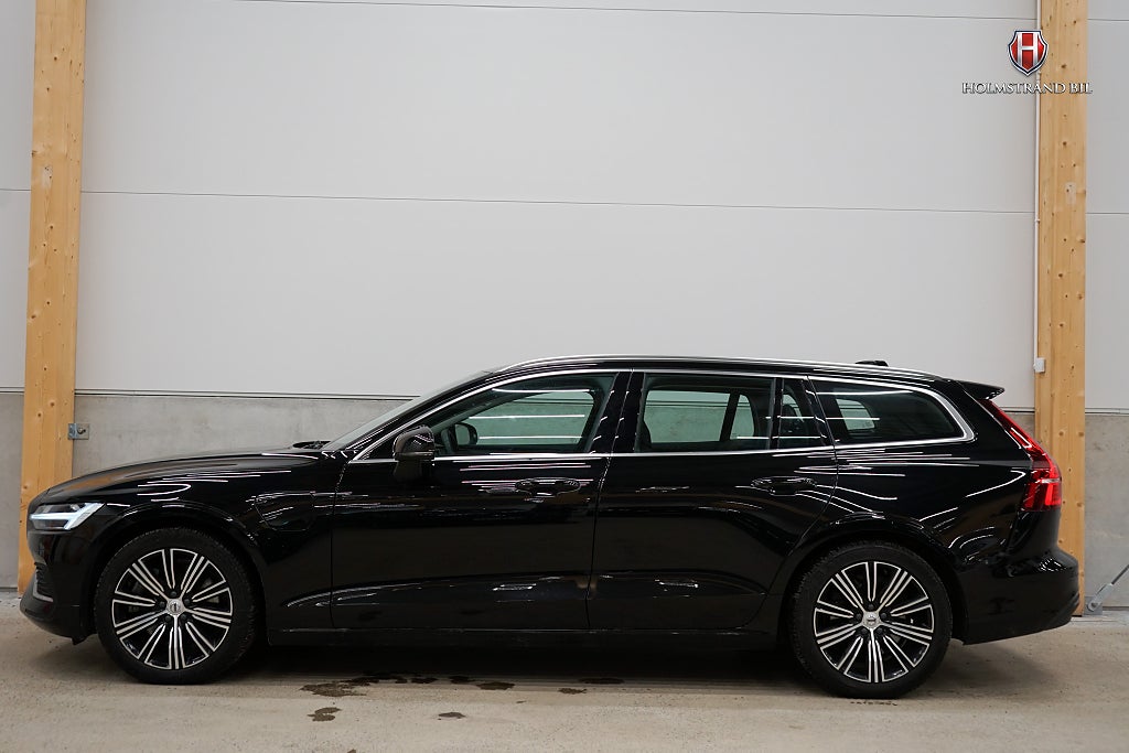 Volvo V60 Recharge T6 AWD Core Pvärm Bkam Carplay BLIS Rattvärme