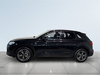 Audi Q5 40 TDI quattro Aut S line Sport Ed Drag Dvärm S/V-hjul – bild 4