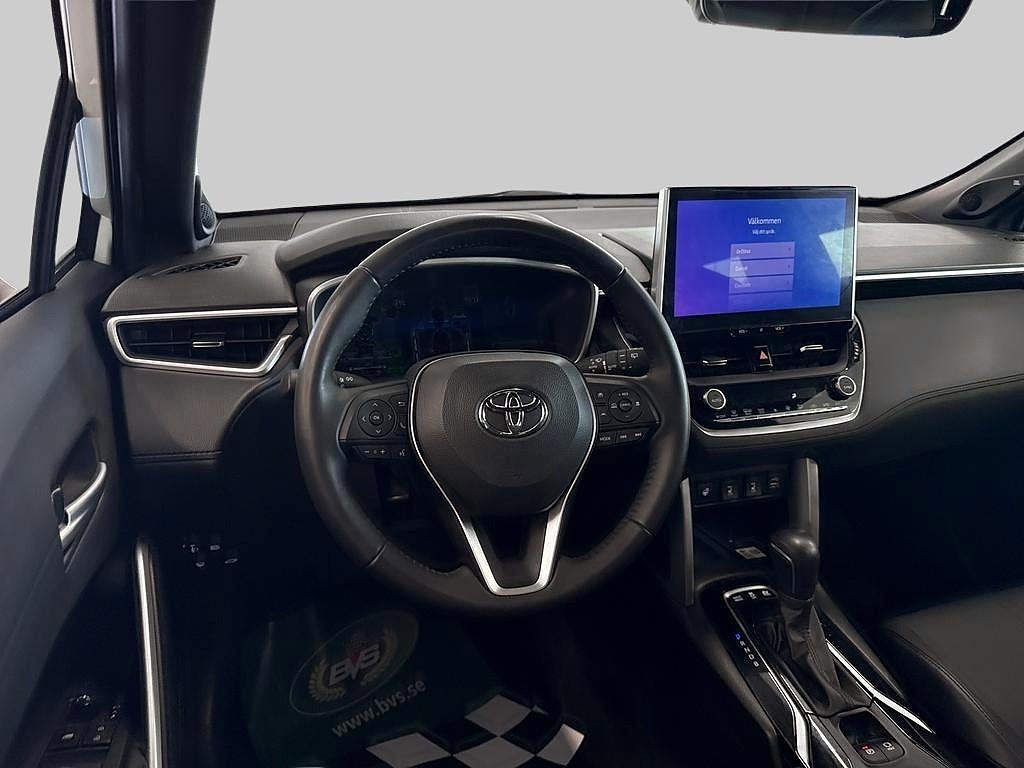 Toyota Corolla Cross 2023 - miniatyr 9