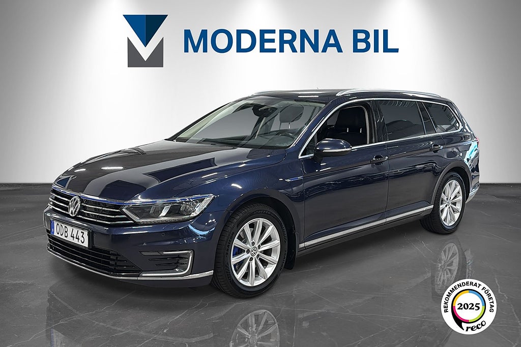 Volkswagen Passat GTE 1.4 TSI DSG 218hk B-kam Adaptiv CarPlay Värmare