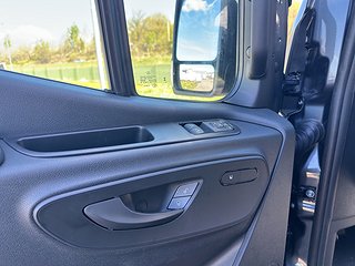 Transportbil - Skåp Mercedes-Benz Sprinter 16 av 22
