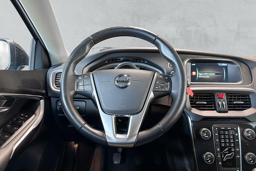 Volvo V40 Cross Country D2 Momentum Fullservad Välvårdad VOC
