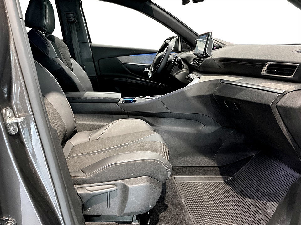 Bild på Peugeot 5008 GT 1.2 PT 130hk Aut 7-SITS B-KAMERA