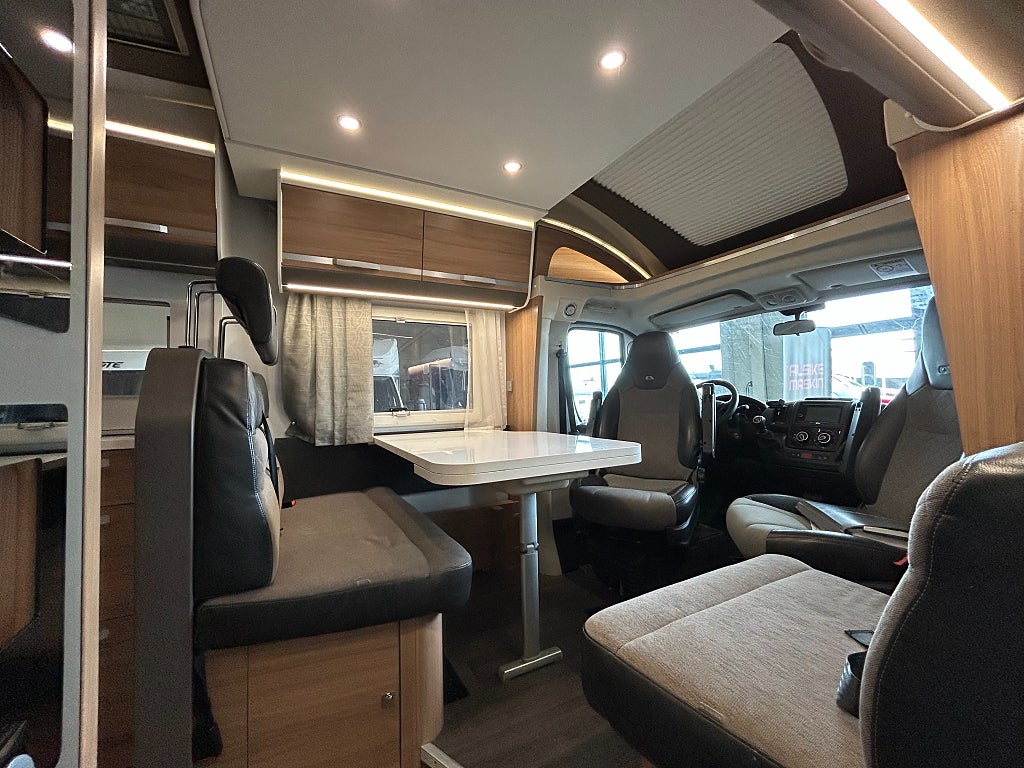 Adria Matrix Nordkapp 670 SL / Alde / Taksäng / Litium / B-kort / Solc - Adria