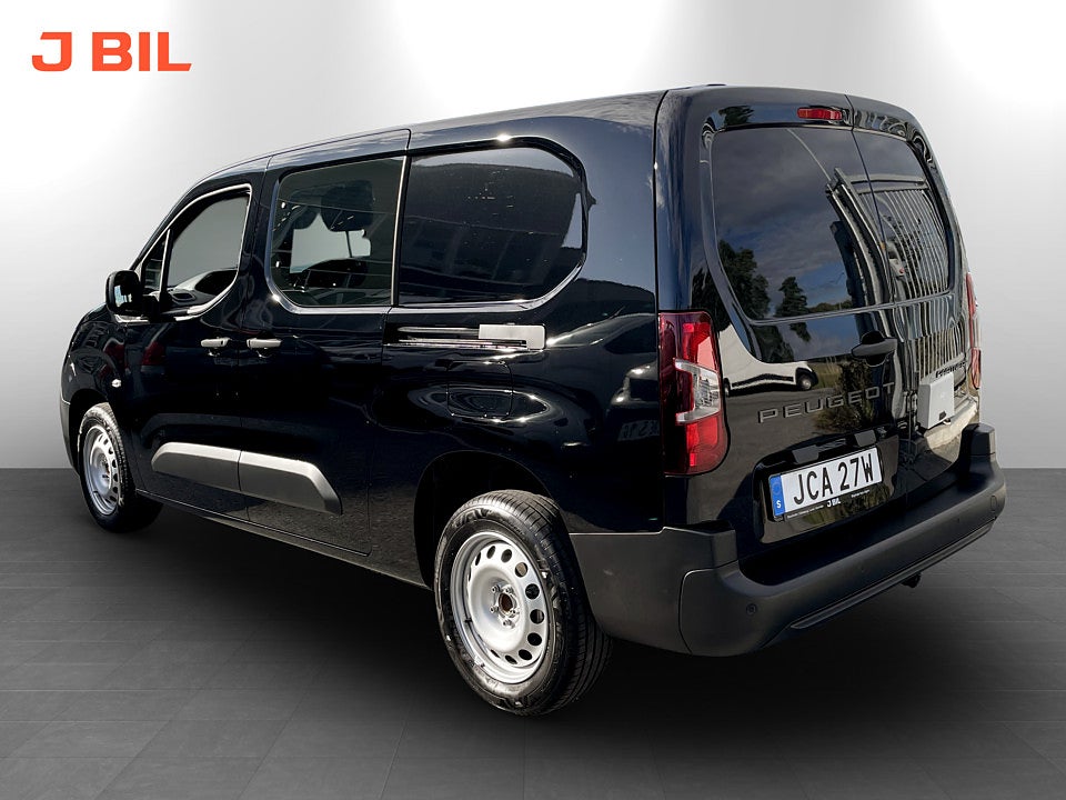 Bild på Peugeot Partner Crew Cab 130hk Aut - EDITION! SERVICE & V-HJUL INGÅR!