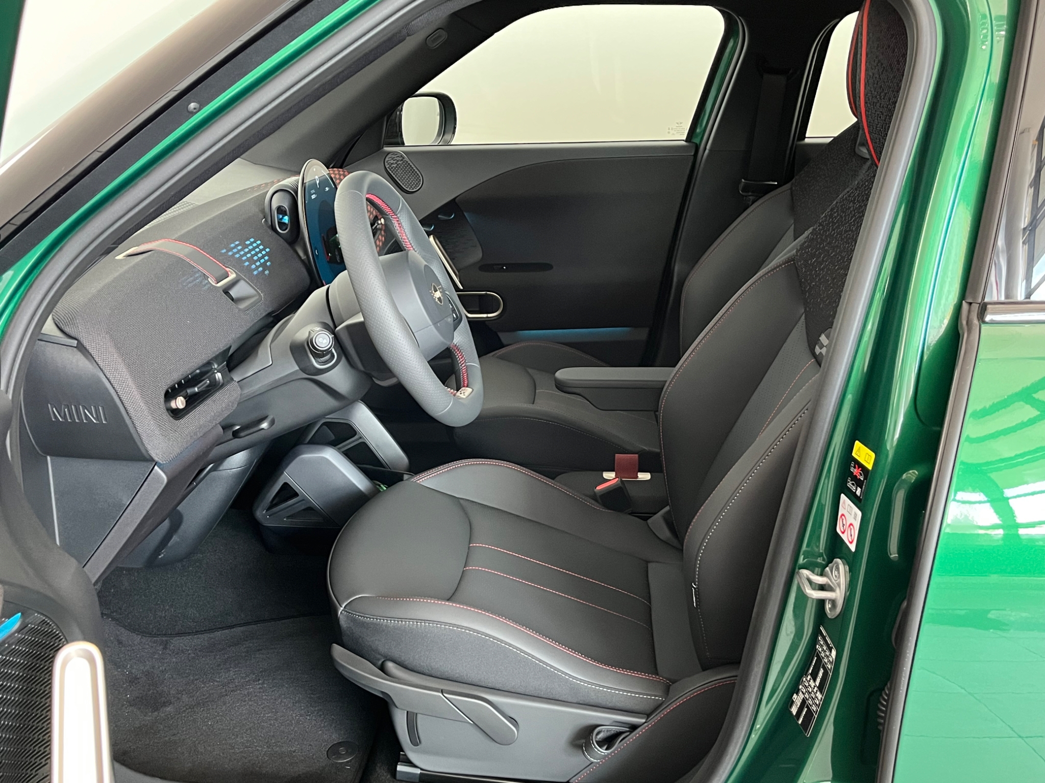 MINI Aceman SE JCW Trim S Plus Paket 2026, bild 6/10
